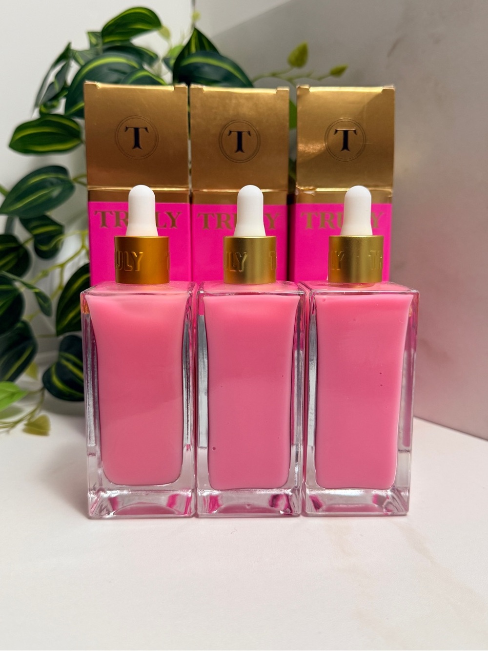 TRULY Buns of Glowry Tightening Body Serum (x3) - Picture 4 of 7